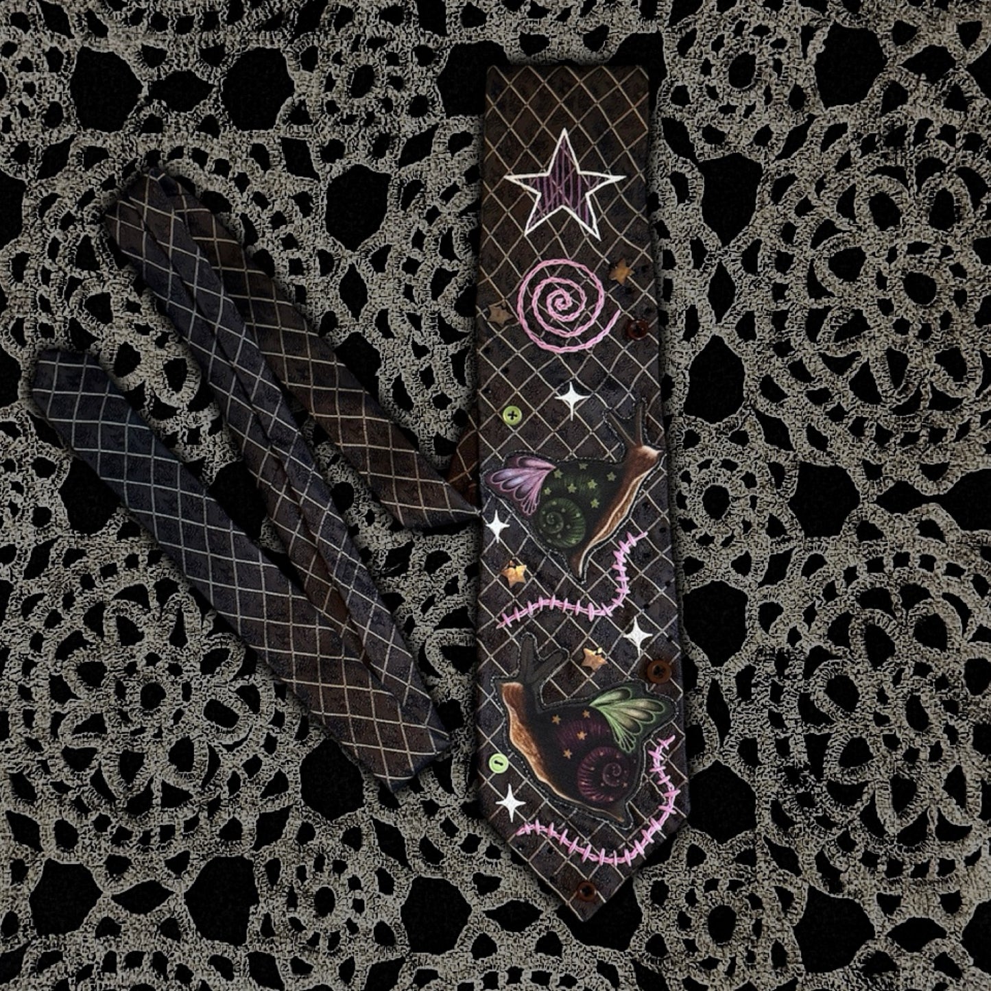 The Snail Fae Tie