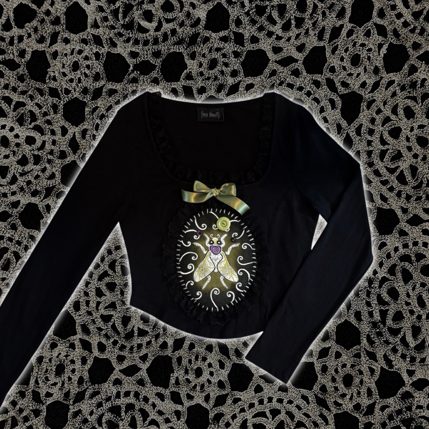 The Larvae Top